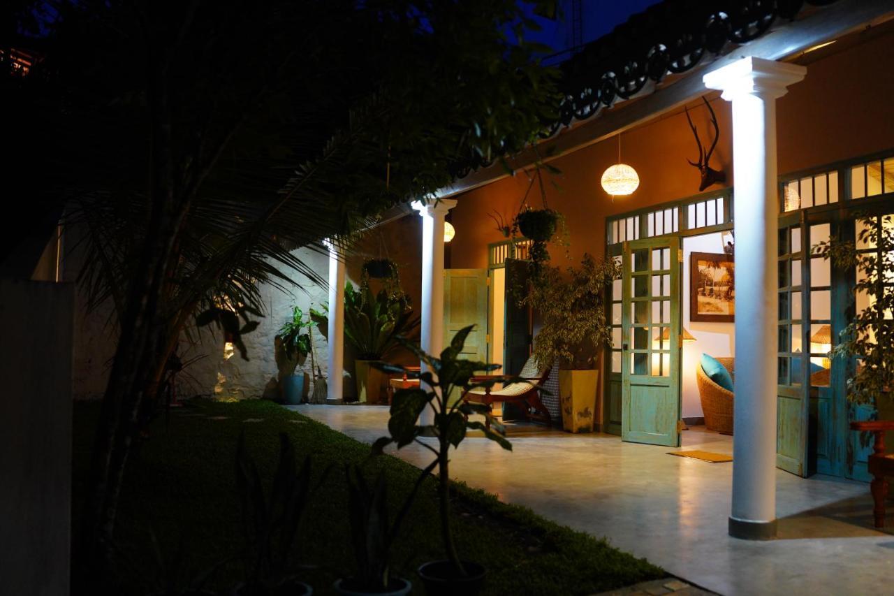 Ronaya Surf Waves Villa Dickwella Exterior photo