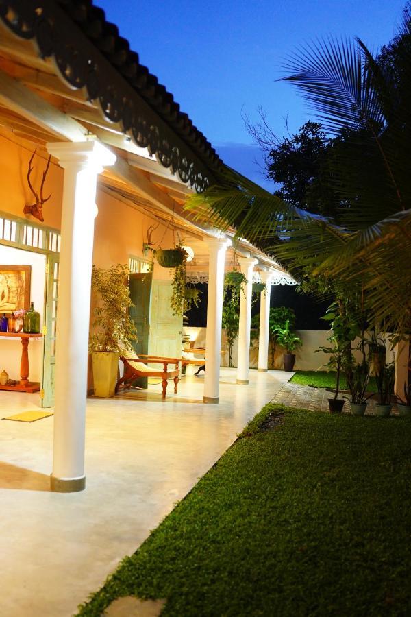 Ronaya Surf Waves Villa Dickwella Exterior photo